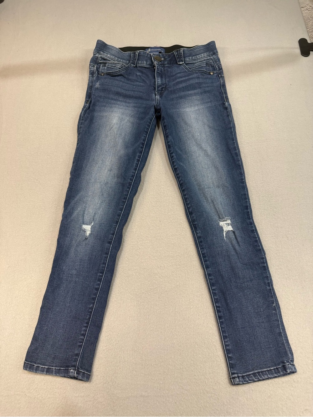 Democracy Women's Skinny Jeans in Faded Blue with Knee Distress